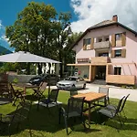 Skok With Rafting And Free Parking