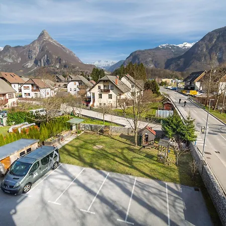 בית הארחה Skok With Rafting And Free Parking בובק