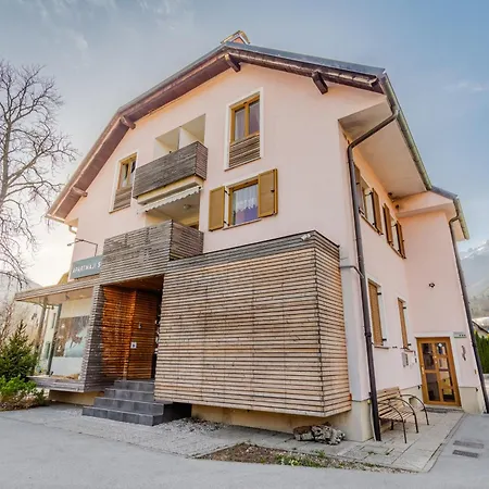 Skok With Rafting And Free Parking בית הארחה